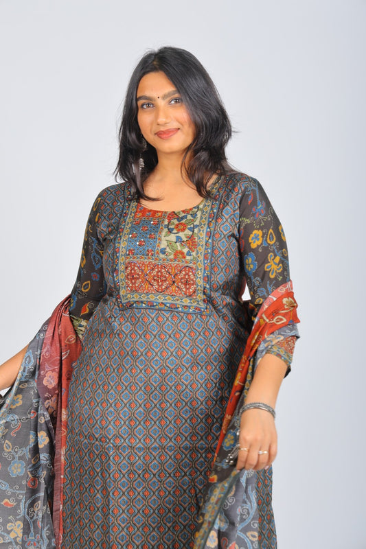 Kalamkari Printed Straight Suit With Dupatta